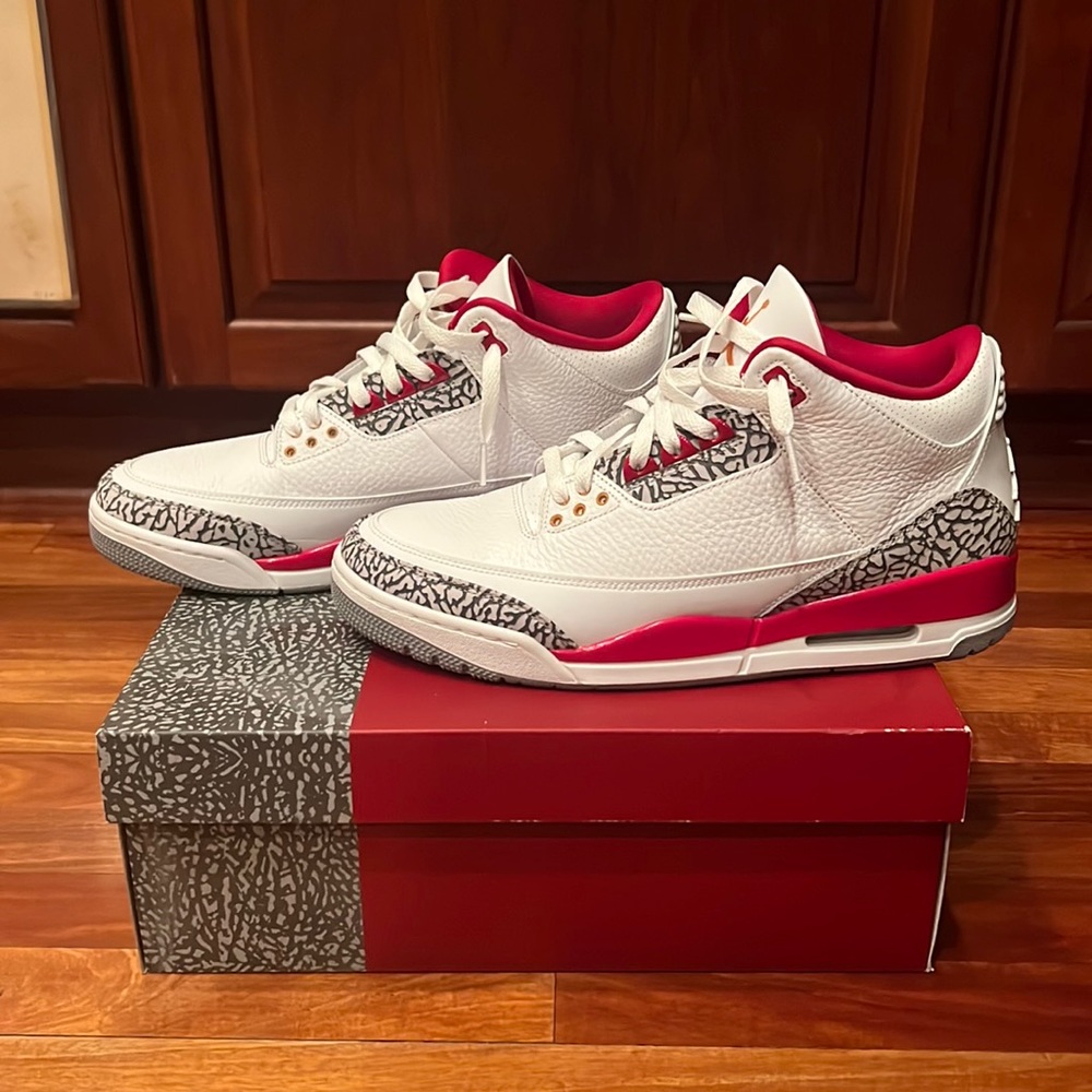 Authentic Jordan 3 Retro Cardinal Red, size 12 mens